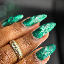 Load image into Gallery viewer, Whatcha Nail Polish - Lothlórien Leaf - MAGNETIC
