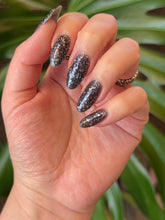 Load image into Gallery viewer, Cracked Polish - Purglittertory
