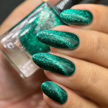 Load image into Gallery viewer, Whatcha Nail Polish - Lothlórien Leaf - MAGNETIC
