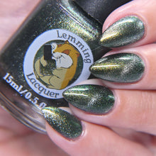 Load image into Gallery viewer, Lemming Lacquer - I Am No Man - MAGNETIC
