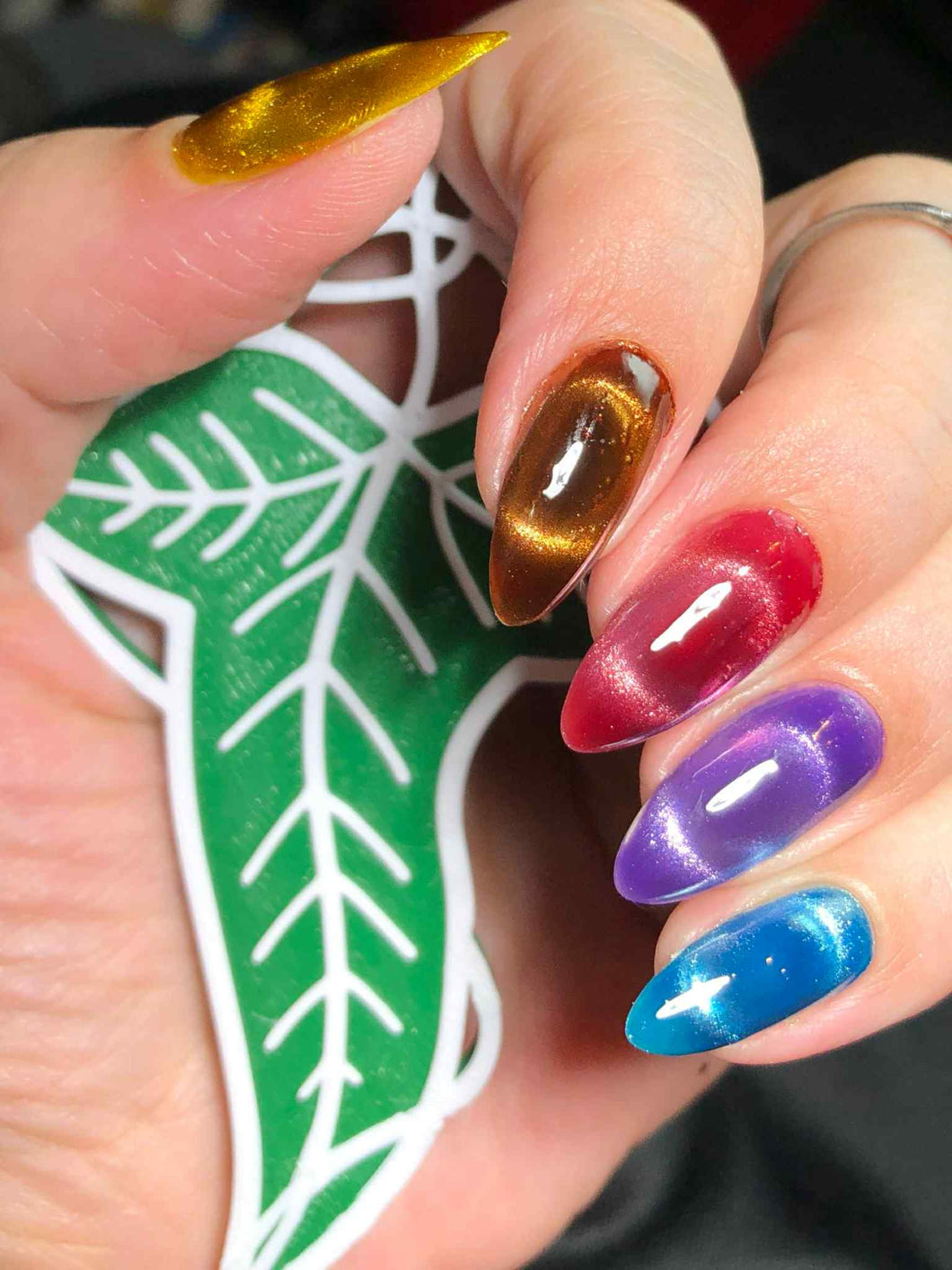Nothing Basic - Leaf Of Lothlórien - MAGNET