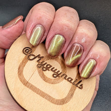 Load image into Gallery viewer, Victorian Varnish - CADOU CLAWS - MAGNETIC
