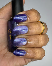 Load image into Gallery viewer, The Peach Pit Co. - Gandolf the Purple - MAGNETIC
