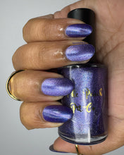 Load image into Gallery viewer, The Peach Pit Co. - Gandolf the Purple - MAGNETIC
