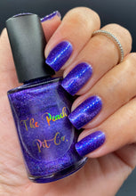 Load image into Gallery viewer, The Peach Pit Co. - Gandolf the Purple - MAGNETIC
