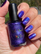 Load image into Gallery viewer, The Peach Pit Co. - Gandolf the Purple - MAGNETIC
