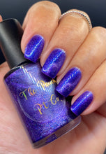 Load image into Gallery viewer, The Peach Pit Co. - Gandolf the Purple - MAGNETIC
