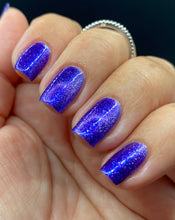 Load image into Gallery viewer, The Peach Pit Co. - Gandolf the Purple - MAGNETIC
