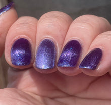 Load image into Gallery viewer, The Peach Pit Co. - Gandolf the Purple - MAGNETIC

