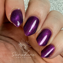Load image into Gallery viewer, Sassy Cats Lacquer - Atomic Amethyst - MAGNETIC
