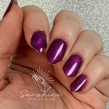 Load image into Gallery viewer, Sassy Cats Lacquer - Atomic Amethyst - MAGNETIC
