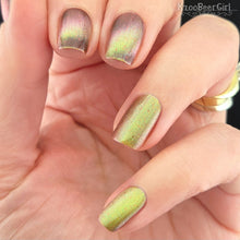 Load image into Gallery viewer, Victorian Varnish - CADOU CLAWS - MAGNETIC
