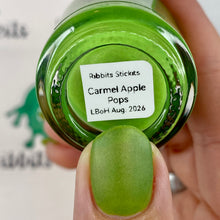 Load image into Gallery viewer, Ribbits - Caramel Apple Pops
