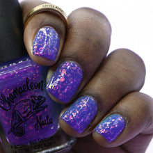 Load image into Gallery viewer, Chamaeleon Nails - Scare Leader - SOLAR
