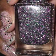 Load image into Gallery viewer, Zombie Claw - Rotten
