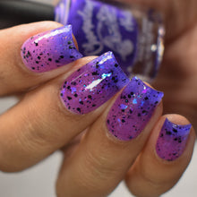 Load image into Gallery viewer, Chamaeleon Nails - Gloomweaver - THERMAL
