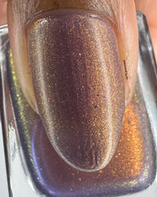 Load image into Gallery viewer, Lilypad Lacquer - Return of the King
