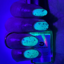 Load image into Gallery viewer, Lilypad Lacquer - I Want to Believe
