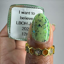 Load image into Gallery viewer, Lilypad Lacquer - I Want to Believe
